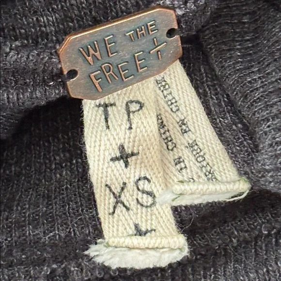 WE THE FREE BY FREE PEOPLE SPLIT BACK LONG SLEEVE TURTLENECK TUNIC TOP - Picture 6 of 8